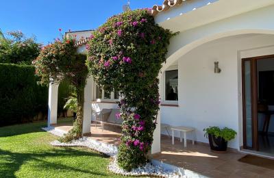 Stunning 3-Bedroom House, Open Views